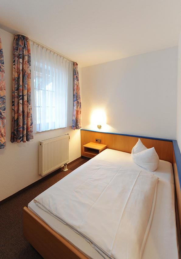Landhotel Der Distelhof Mit Scheunencafe Dillstadt Bilik gambar